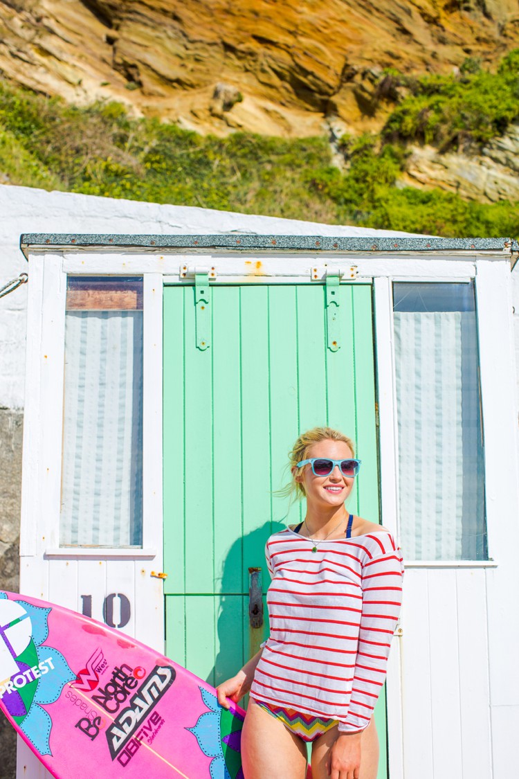 Colourful Cornwall lifestyle photography with Lucie Rose Donlan by Marianne Taylor. Click through for more!